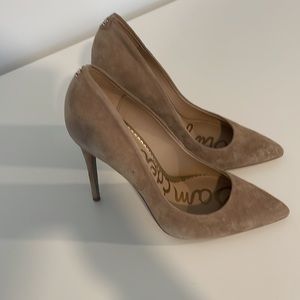 Brand new Sam Edelman Beige Suede Stiletto Pumps